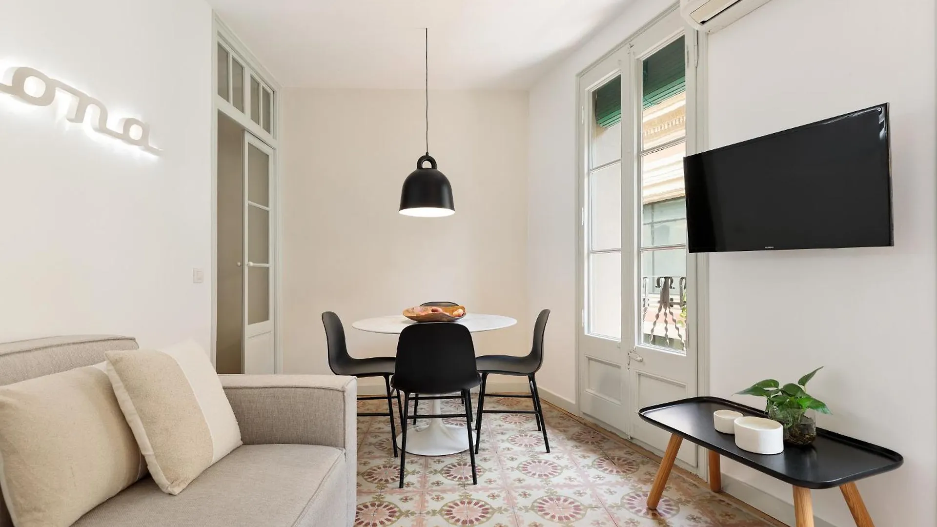 Ferienwohnung Ola Living Santa Anna Barcelona Apartment