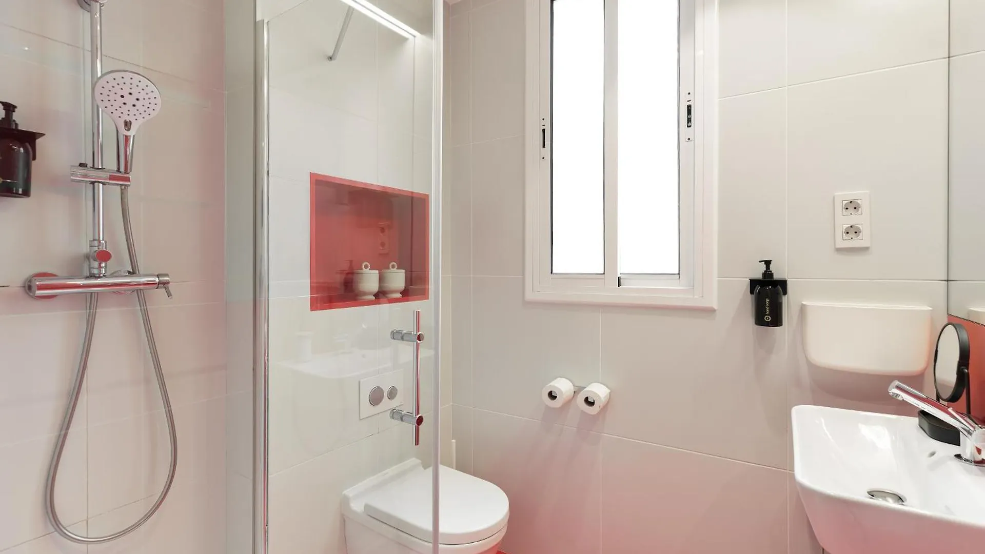 Ola Living Santa Anna Apartment Barcelona