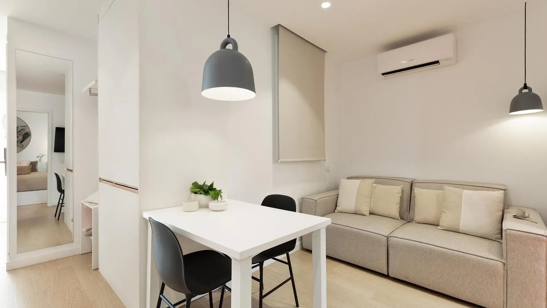 Ola Living Santa Anna Apartment Barcelona